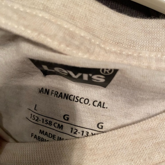 Levi’s tee - Picture 2 of 2